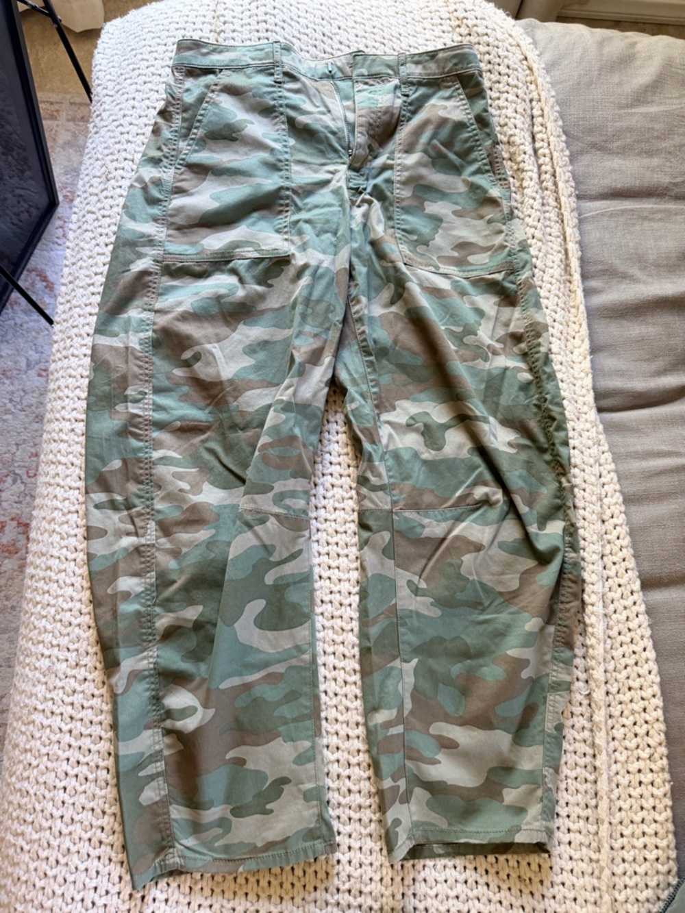 GAP Camo barrel Pants in Olive & Tan